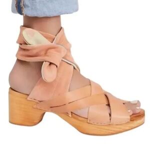 Free People Emmy Wrap Leather Wooden Platform Clog Sandals 39 / 8.5